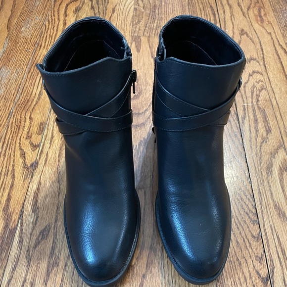 Women's Madalynn Buckle Medium/Wide Block Heel Bootie - never worn - Picture 7 of 7